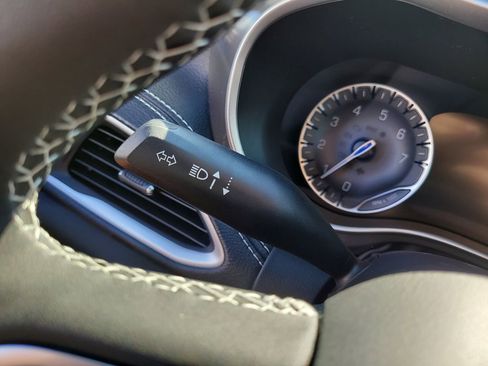 New 2026 Chrysler Pacifica Select image 28