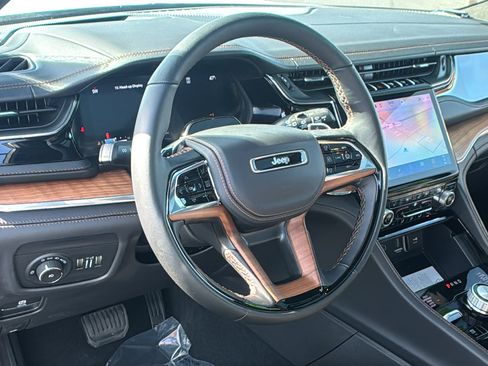 New 2025 Jeep Grand Cherokee L Summit image 24
