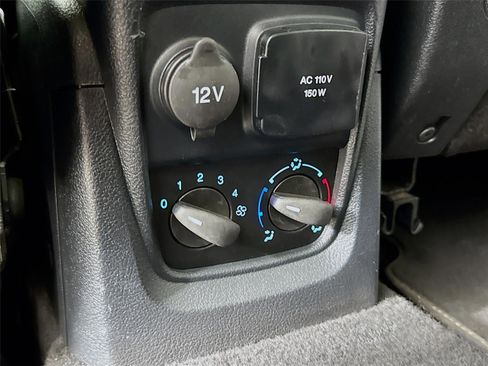 Used 2022 Ford Transit Connect XLT image 23