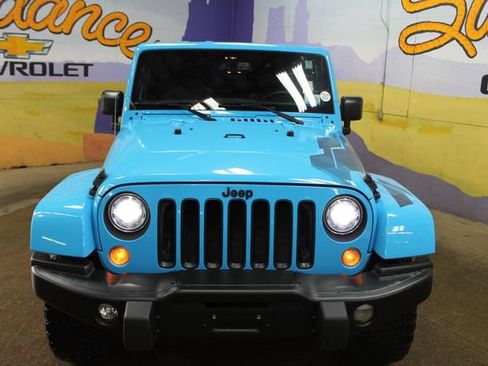Used 2017 Jeep Wrangler Sahara AWD/4WD image 3