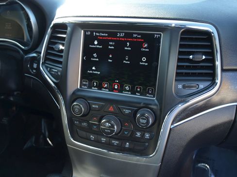 Used 2018 Jeep Grand Cherokee Limited RWD image 25