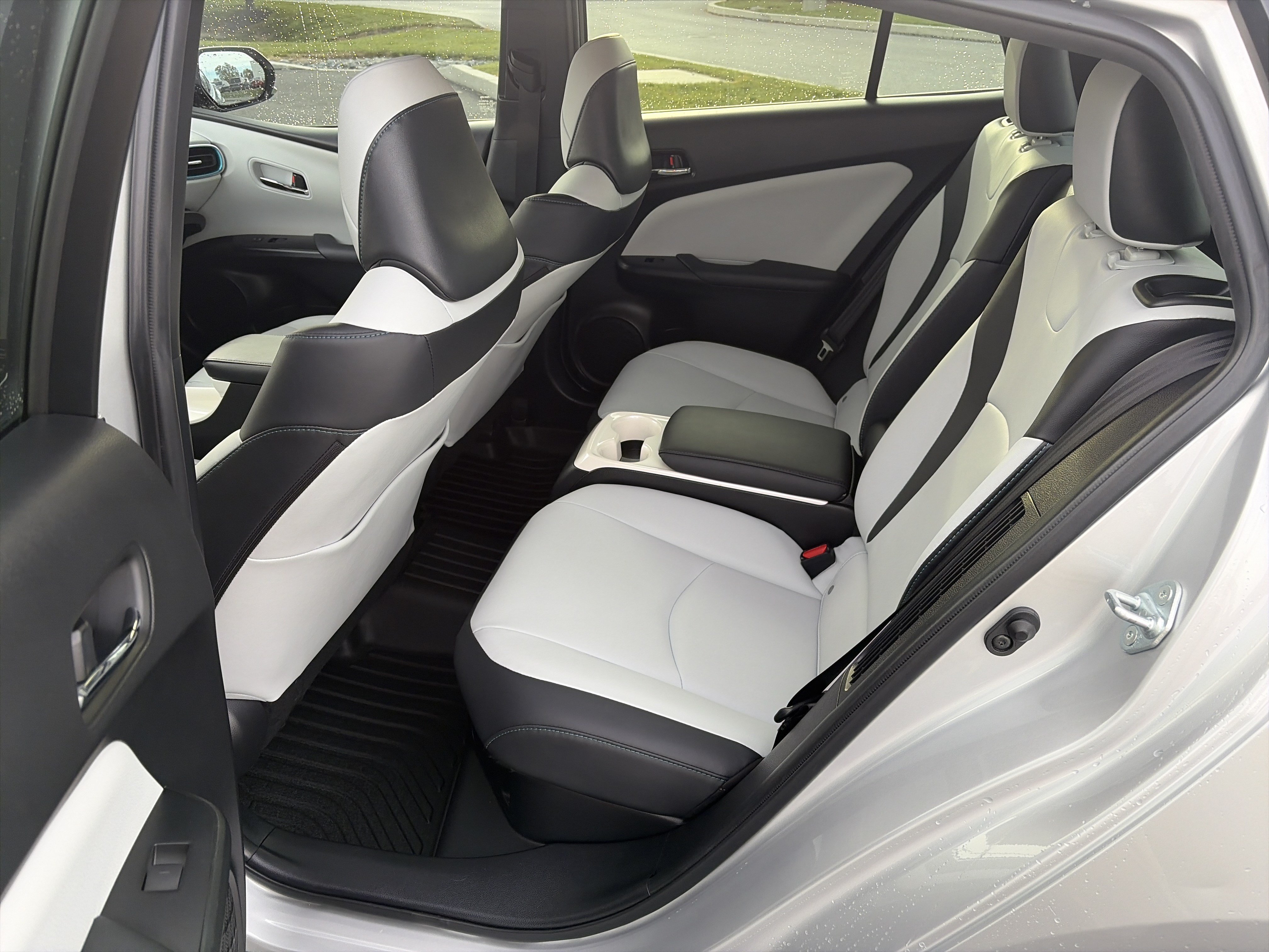 Used 2019 Toyota Prius Prime Premium FWD image 18