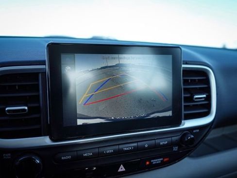 Used 2023 Hyundai Venue SEL image 23