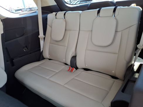 Used 2020 Ford Explorer Platinum w/ Premium Technology Package image 19