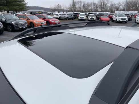 Used 2025 Subaru Outback Premium w/ Popular Package #1A image 15