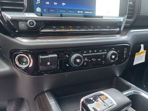 Used 2024 Chevrolet Silverado 1500 LT Trail Boss w/ Convenience Package II image 24