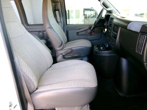 Used 2024 Chevrolet Express 3500 LT w/ LT Preferred Equipment Group RWD image 16