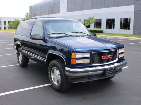 Used 1997 GMC Yukon 4WD 2-Door w/ Marketing Opt Pkg 2 image 5