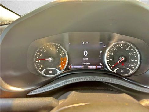 Used 2017 Jeep Renegade Trailhawk AWD/4WD image 6
