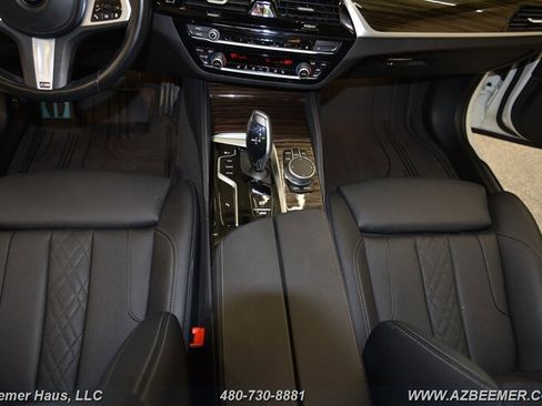 Used 2022 BMW 530i w/ M Sport Package image 18