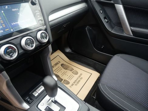 Used 2017 Subaru Forester 2.5i Premium w/ All-Weather Package image 14