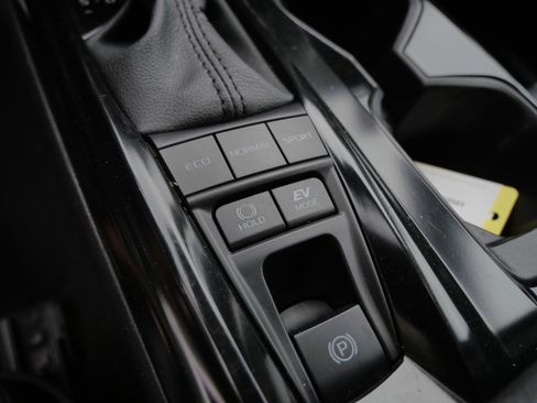 Certified 2025 Toyota Camry SE FWD image 31
