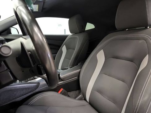 Used 2020 Chevrolet Camaro LT w/ Black Appearance Package RWD image 23