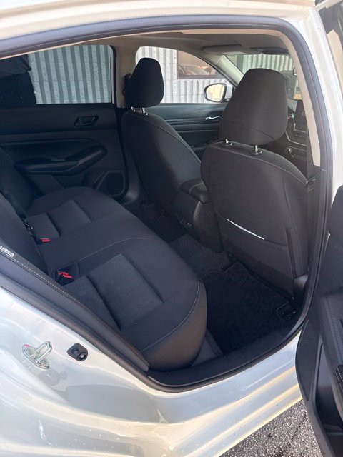 Used 2024 Nissan Altima 2.5 SV w/ SV Premium Package FWD image 7