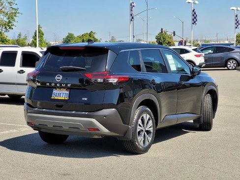 Used 2022 Nissan Rogue SV FWD image 4