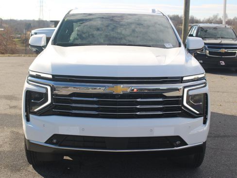 New 2026 Chevrolet Suburban LT w/ Comfort Package image 2
