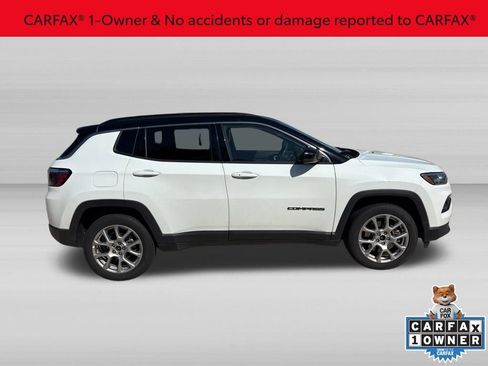 Used 2025 Jeep Compass Limited AWD/4WD image 2