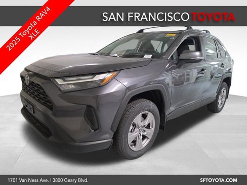 Used 2025 Toyota RAV4 XLE image 1