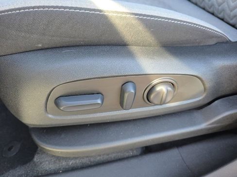 Certified 2023 Chevrolet Equinox LS w/ LS Convenience Package image 16