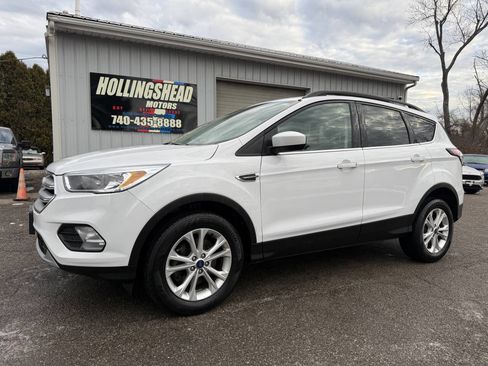 Used 2018 Ford Escape SE image 1
