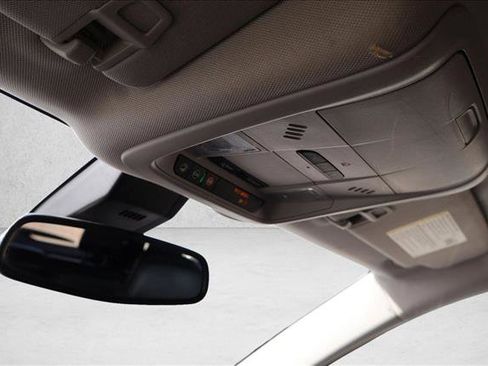 Used 2020 Chevrolet Equinox Premier AWD/4WD image 19