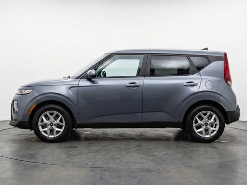 Used 2025 Kia Soul LX w/ LX Technology Package FWD image 5