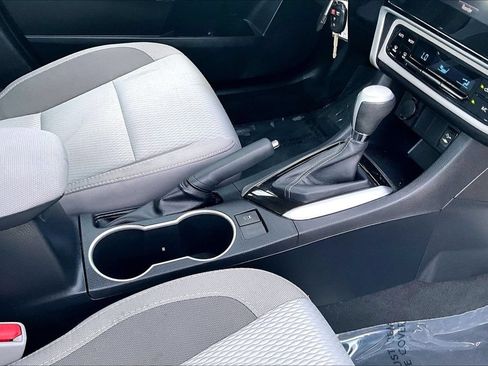 Used 2017 Toyota Corolla LE w/ Carpet Mat Package (TMS) FWD image 28