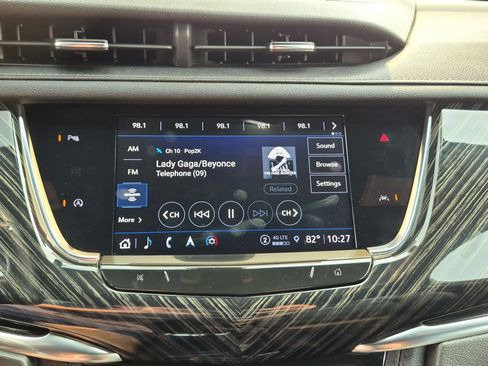Certified 2023 Cadillac XT6 Premium Luxury FWD image 12