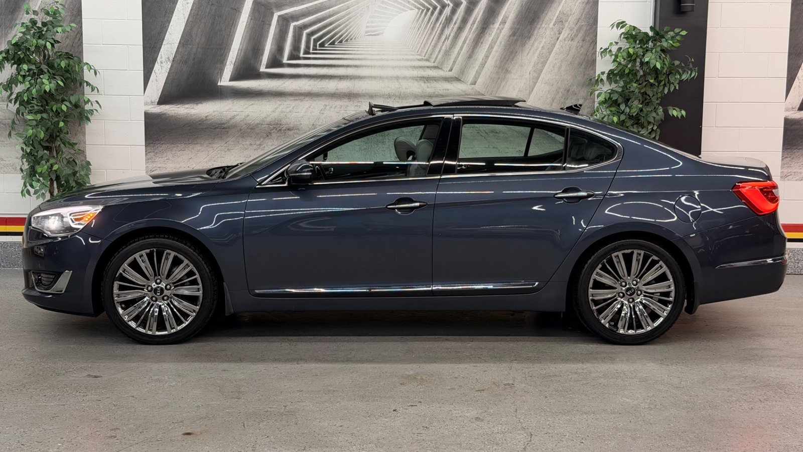 Used 2014 Kia Cadenza Limited FWD image 5