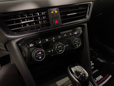 Used 2024 Volkswagen Taos SE image 19