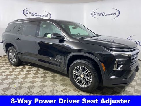 Certified 2025 Chevrolet Traverse LT w/ Driver Confidence Package image 9