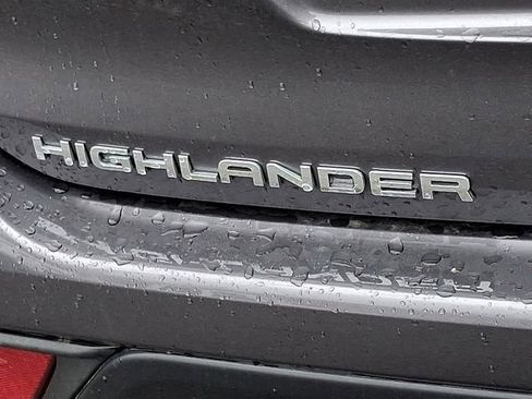 Used 2024 Toyota Highlander XLE image 34