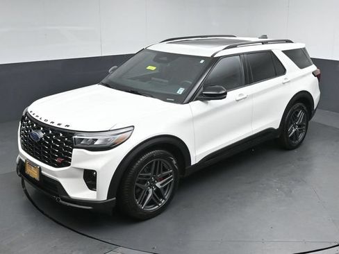 Certified 2025 Ford Explorer ST AWD/4WD image 49