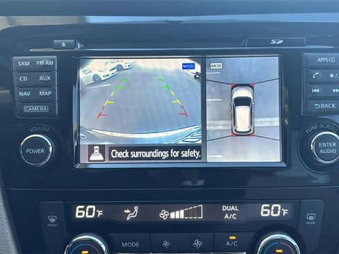 Used 2016 Nissan Rogue SL image 16