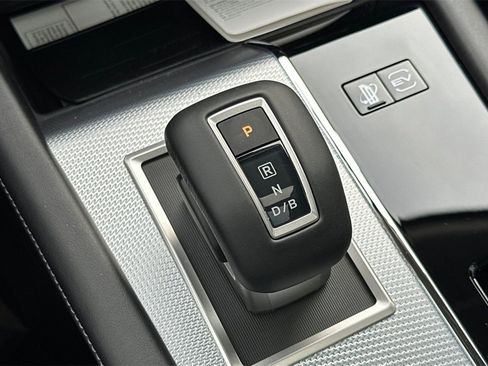 New 2025 Mitsubishi Outlander SEL image 23