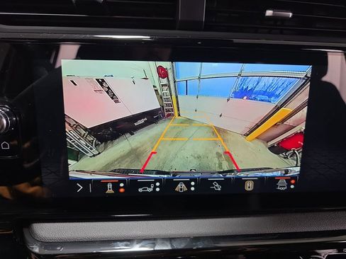 New 2026 GMC Sierra 2500 AT4 w/ AT4 Premium Plus Package AWD/4WD image 24