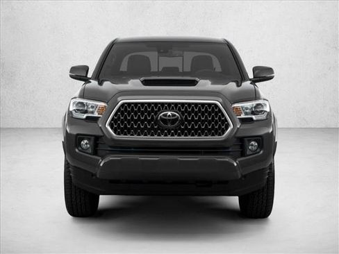 Used 2018 Toyota Tacoma TRD Sport w/ Technology Package image 8