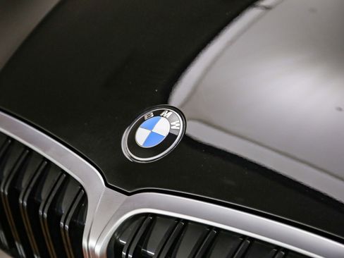 Certified 2023 BMW 330i Sedan w/ Driving Assistance Package RWD image 9