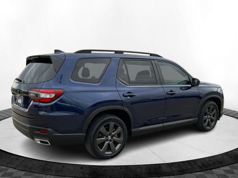 Used 2023 Honda Pilot Sport image 6