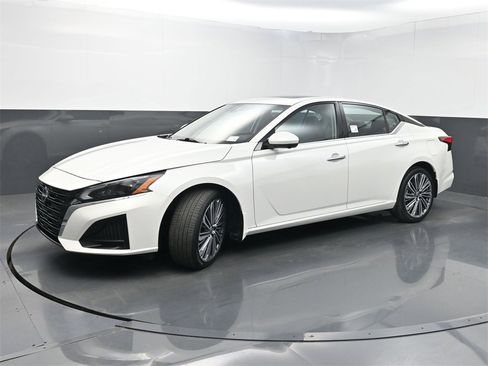 Used 2023 Nissan Altima 2.5 SL image 22