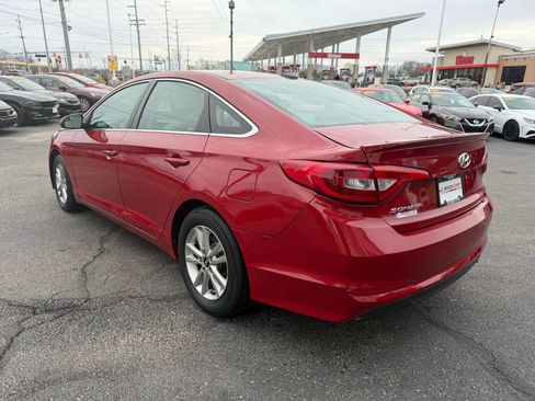 Used 2017 Hyundai Sonata SE image 3