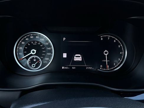 Used 2025 Genesis G70 2.5T image 40