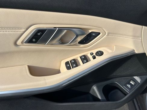 Used 2020 BMW 330i xDrive Sedan w/ Premium Package image 28