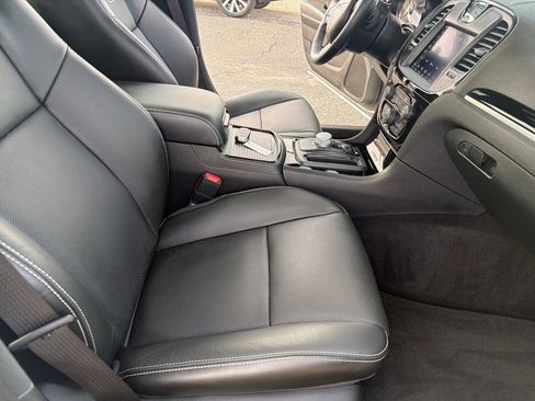 Used 2022 Chrysler 300 S w/ Comfort Group image 23