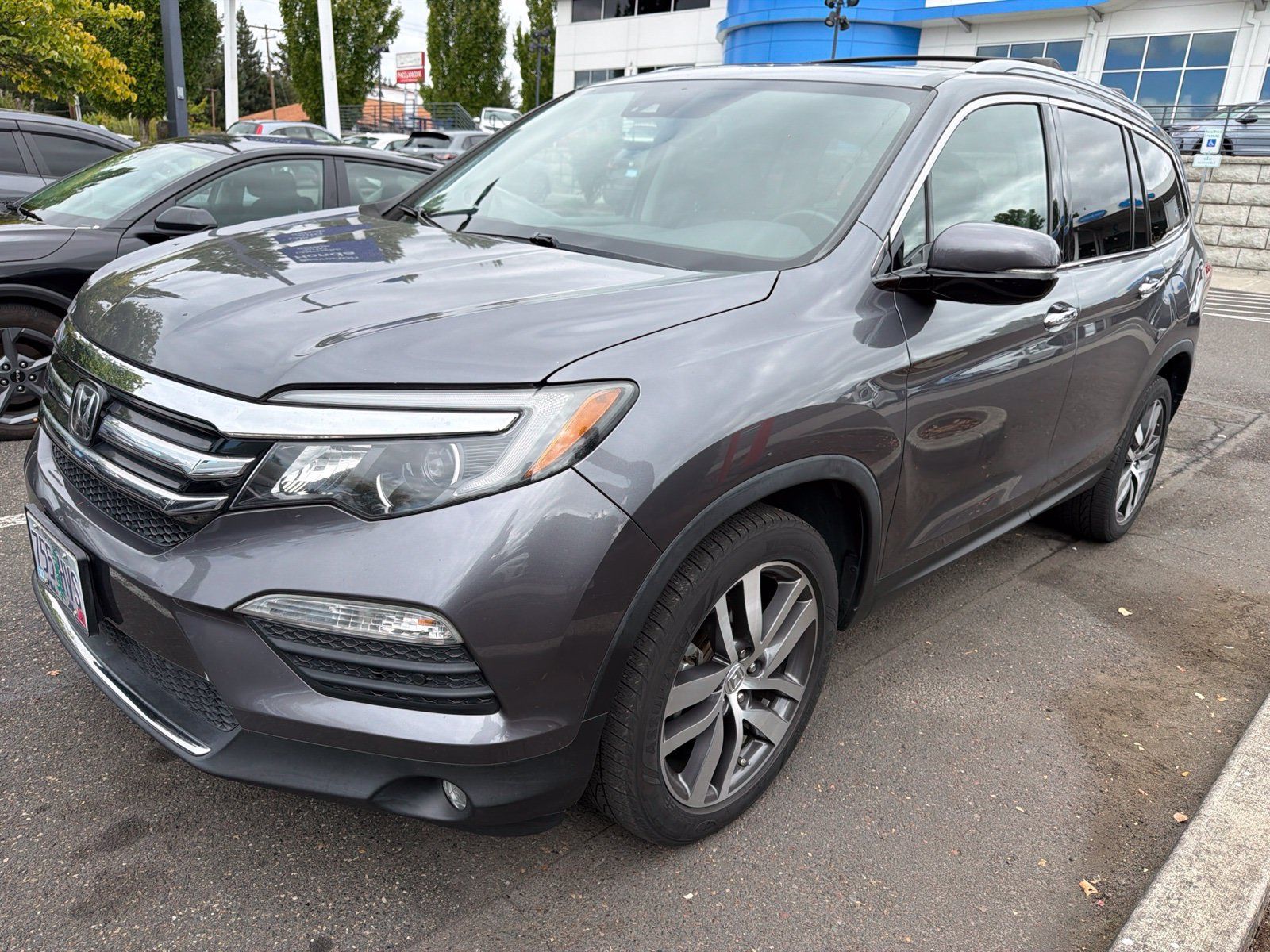 Used 2016 Honda Pilot Elite image 1