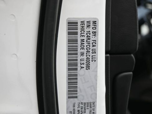 Used 2020 Jeep Grand Cherokee High Altitude image 23