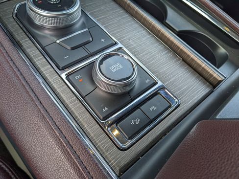 Used 2023 Ford Expedition Limited AWD/4WD image 28