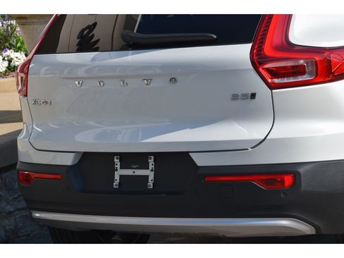 Certified 2025 Volvo XC40 B5 Plus w/ Protection Package Premier image 30