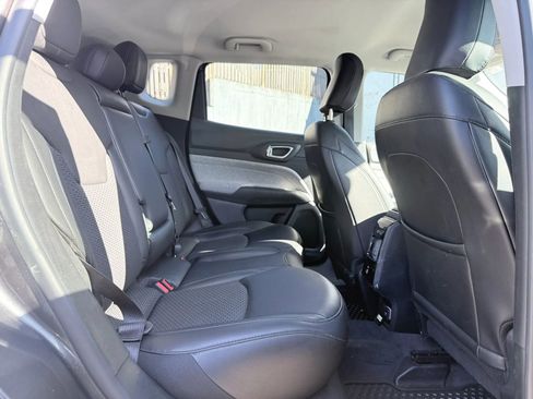 Used 2022 Jeep Compass Latitude w/ Convenience Group AWD/4WD image 27