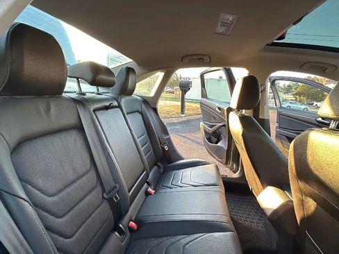 Used 2019 Volkswagen Jetta SEL Premium image 48